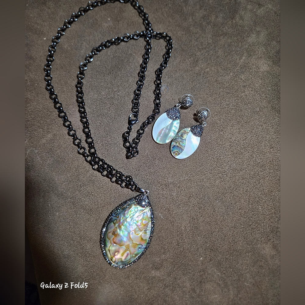 long capis necklace and earing set